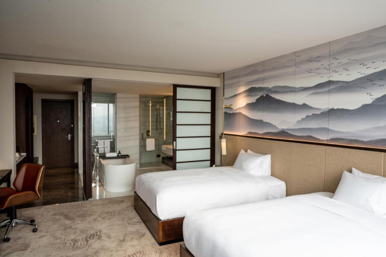 Crowne Plaza Vinh Yen City Centre By Ihg מראה חיצוני תמונה